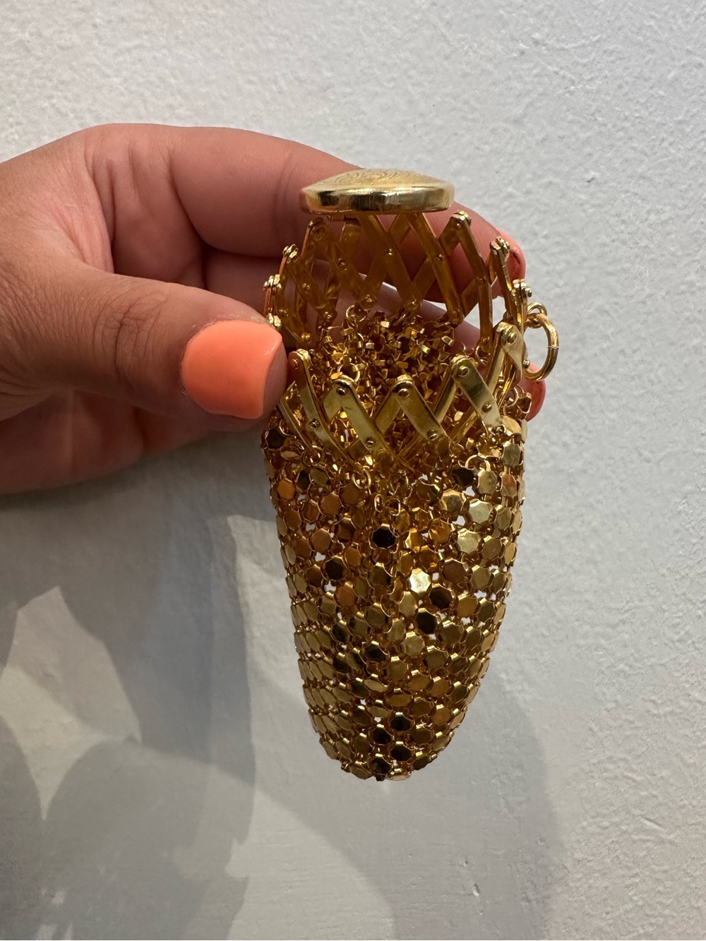 Vintage Gold Metal Mesh Chain Bag & Coin Holder - Picture 10 of 13